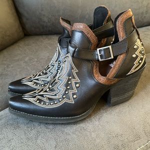 Durango Ankle Boots, size 9.5